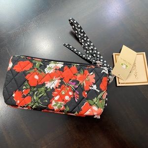 Lily Works Big Girls 🌸 🌹 🌺 Wristlet Wallet